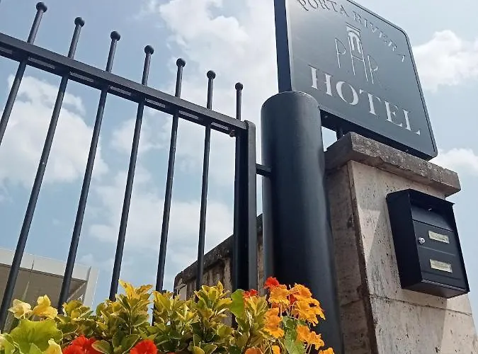 Porta Rivera 3* LʼAquila